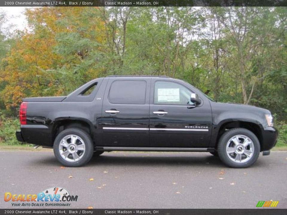 2009 Chevrolet Avalanche LTZ 4x4 Black / Ebony Photo #4