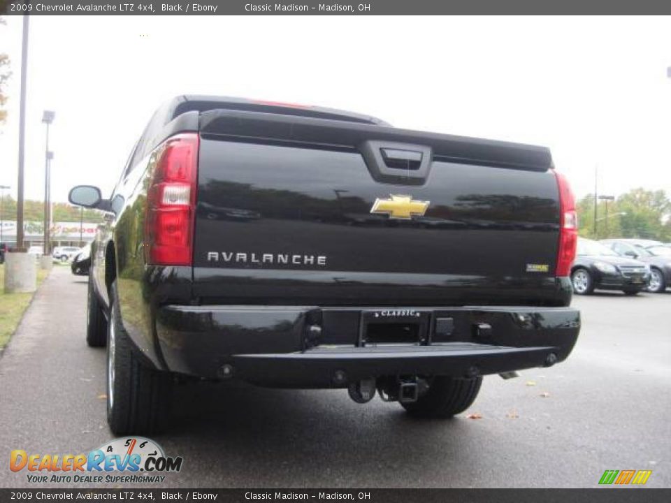 2009 Chevrolet Avalanche LTZ 4x4 Black / Ebony Photo #5