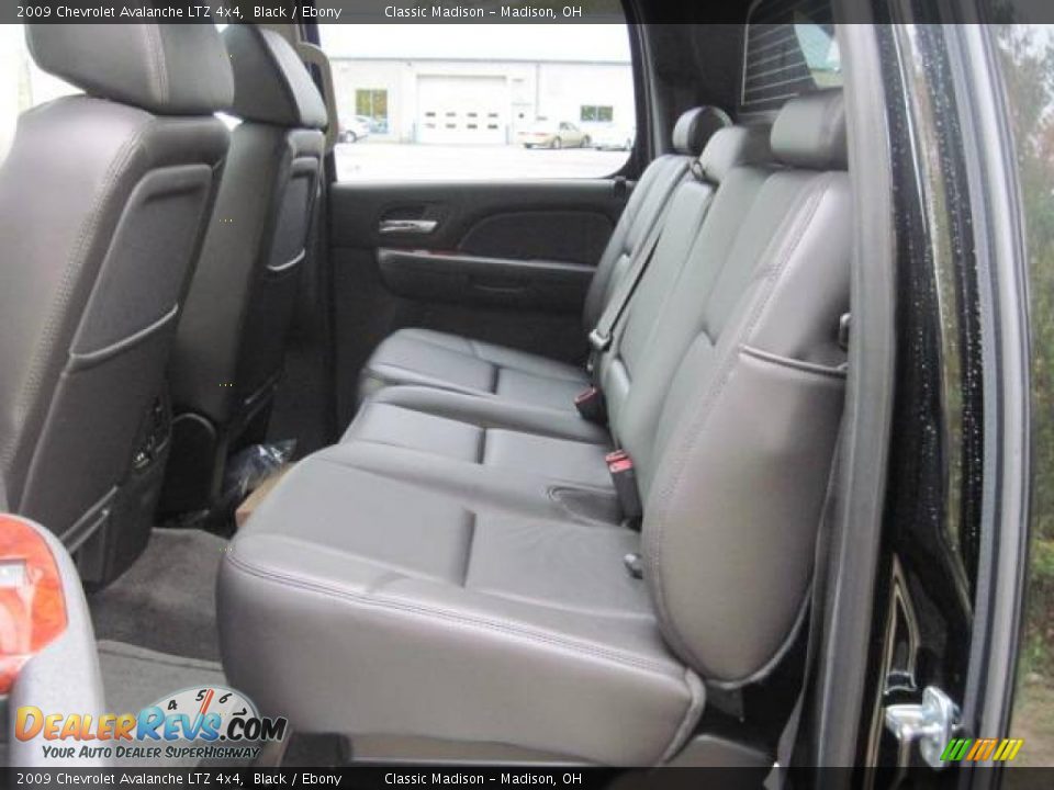 2009 Chevrolet Avalanche LTZ 4x4 Black / Ebony Photo #12