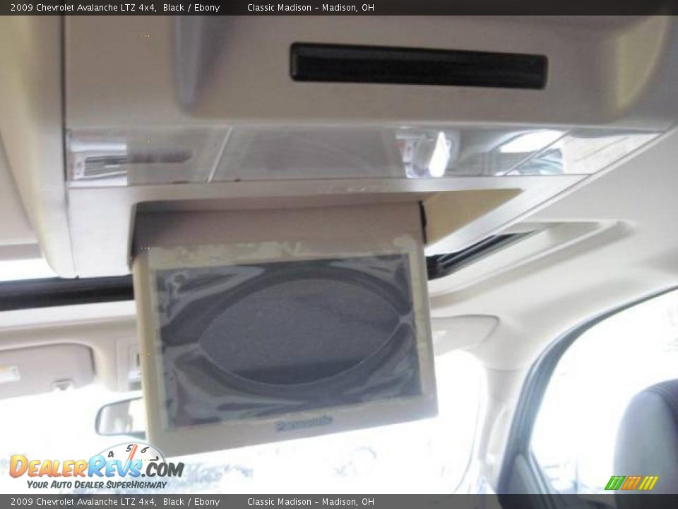 2009 Chevrolet Avalanche LTZ 4x4 Black / Ebony Photo #13