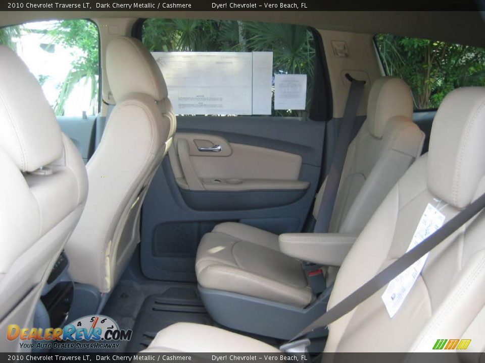 2010 Chevrolet Traverse LT Dark Cherry Metallic / Cashmere Photo #12