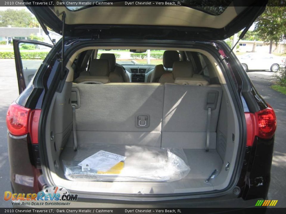 2010 Chevrolet Traverse LT Dark Cherry Metallic / Cashmere Photo #15