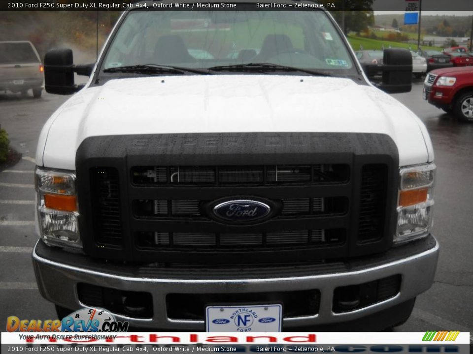 2010 Ford F250 Super Duty XL Regular Cab 4x4 Oxford White / Medium Stone Photo #3
