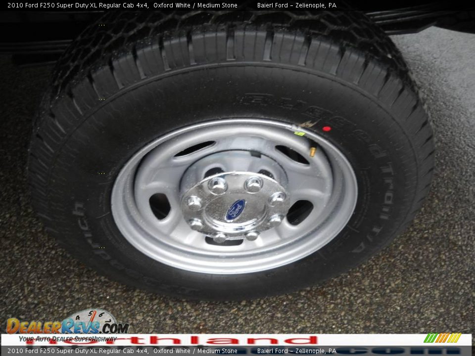 2010 Ford F250 Super Duty XL Regular Cab 4x4 Oxford White / Medium Stone Photo #15