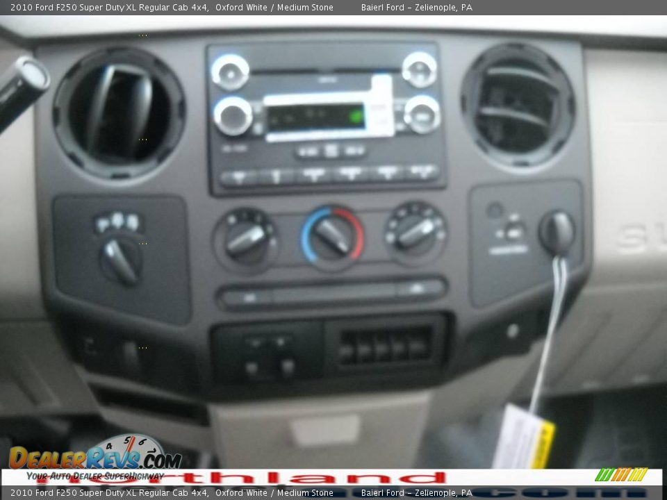 2010 Ford F250 Super Duty XL Regular Cab 4x4 Oxford White / Medium Stone Photo #17