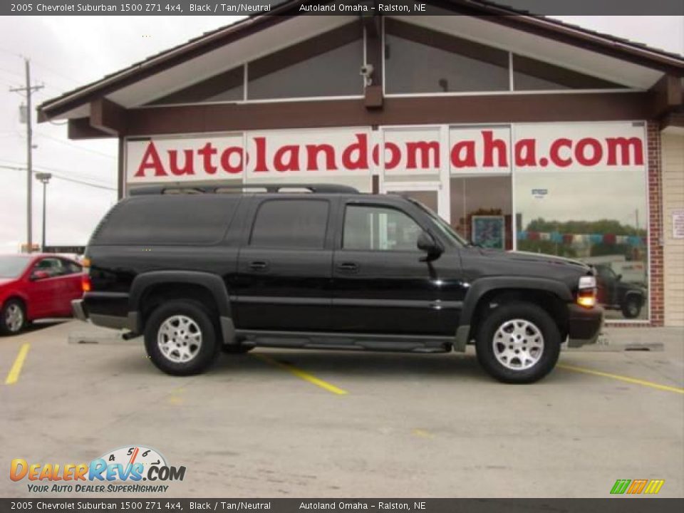 2005 Chevrolet Suburban 1500 Z71 4x4 Black / Tan/Neutral Photo #3
