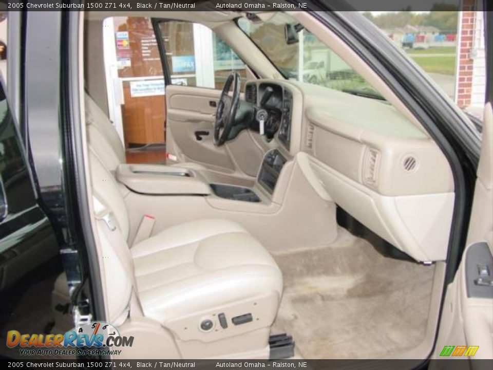 2005 Chevrolet Suburban 1500 Z71 4x4 Black / Tan/Neutral Photo #10