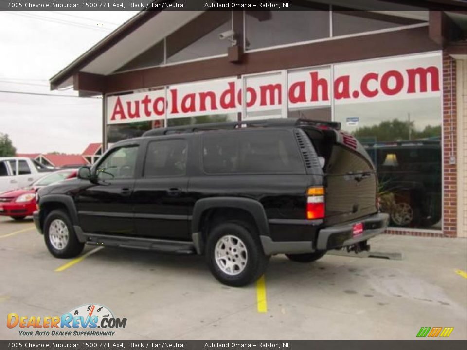 2005 Chevrolet Suburban 1500 Z71 4x4 Black / Tan/Neutral Photo #16