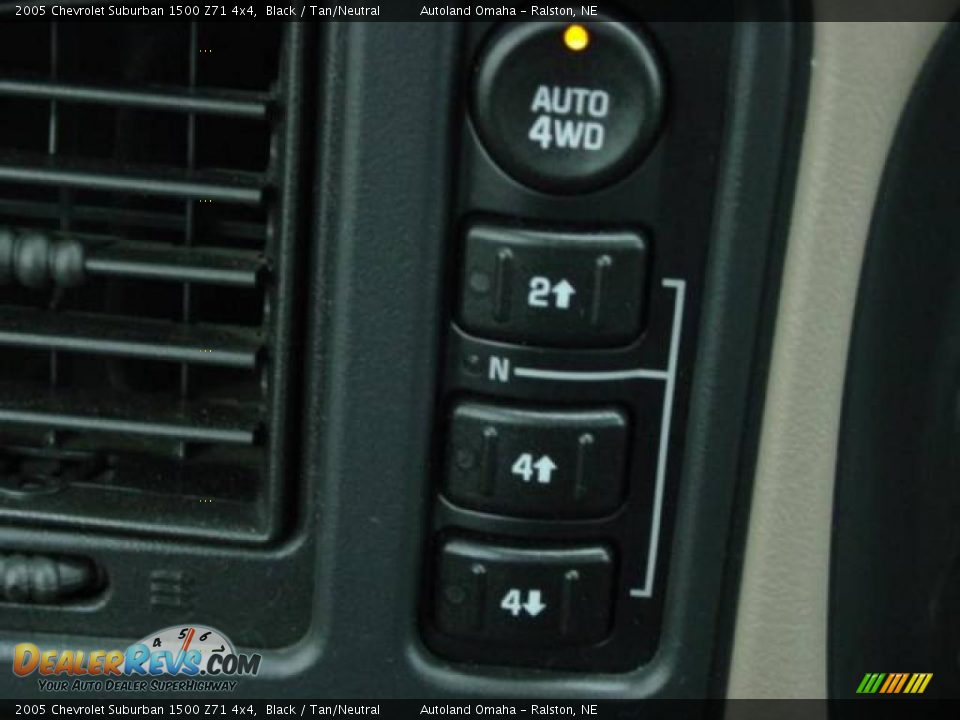 2005 Chevrolet Suburban 1500 Z71 4x4 Black / Tan/Neutral Photo #21