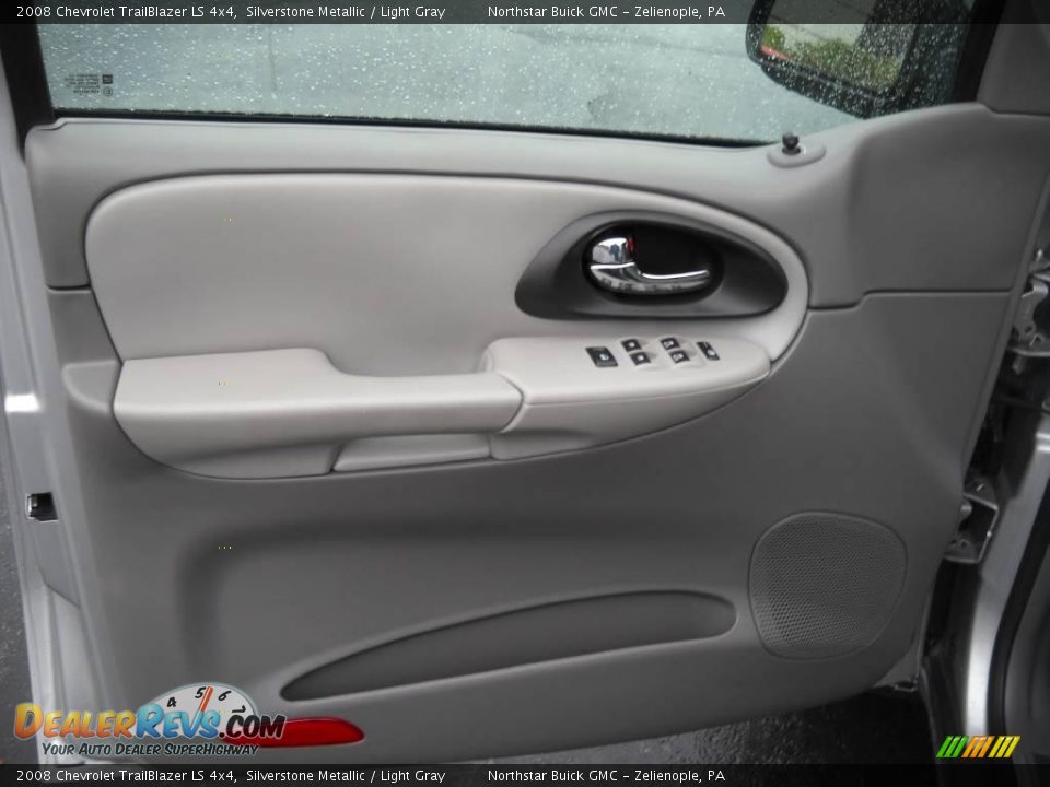2008 Chevrolet TrailBlazer LS 4x4 Silverstone Metallic / Light Gray Photo #6