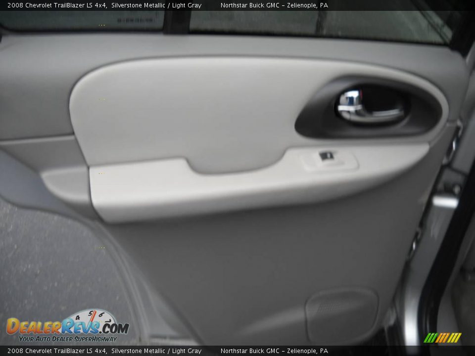 2008 Chevrolet TrailBlazer LS 4x4 Silverstone Metallic / Light Gray Photo #10