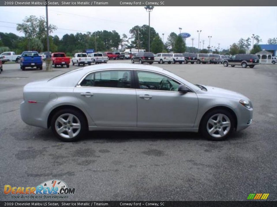 2009 Chevrolet Malibu LS Sedan Silver Ice Metallic / Titanium Photo #4
