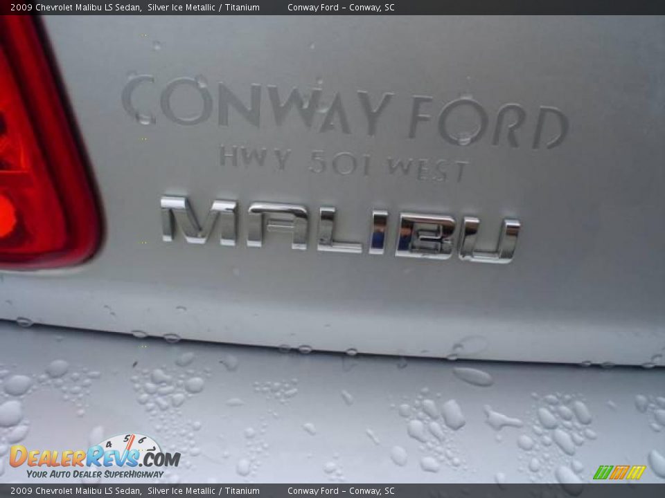 2009 Chevrolet Malibu LS Sedan Silver Ice Metallic / Titanium Photo #13