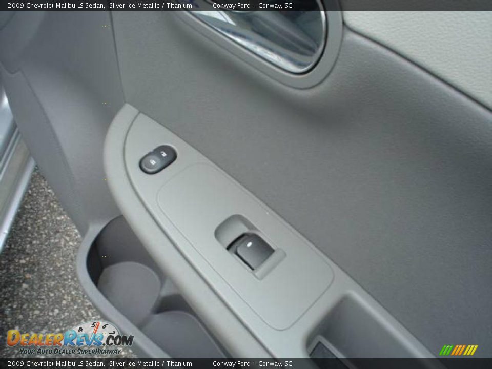 2009 Chevrolet Malibu LS Sedan Silver Ice Metallic / Titanium Photo #18
