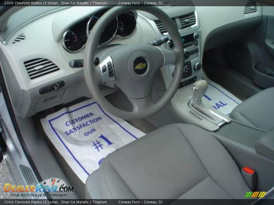 2009 Chevrolet Malibu LS Sedan Silver Ice Metallic / Titanium Photo #20