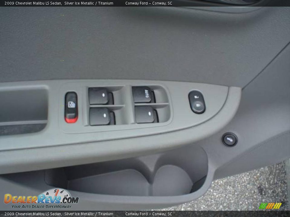 2009 Chevrolet Malibu LS Sedan Silver Ice Metallic / Titanium Photo #22