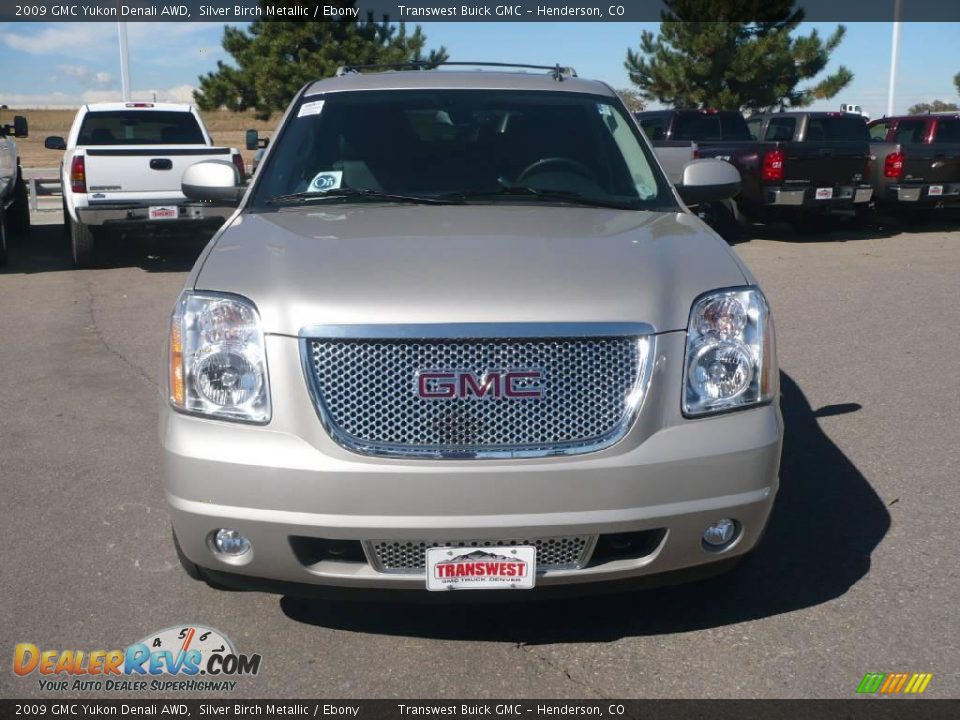 2009 GMC Yukon Denali AWD Silver Birch Metallic / Ebony Photo #2