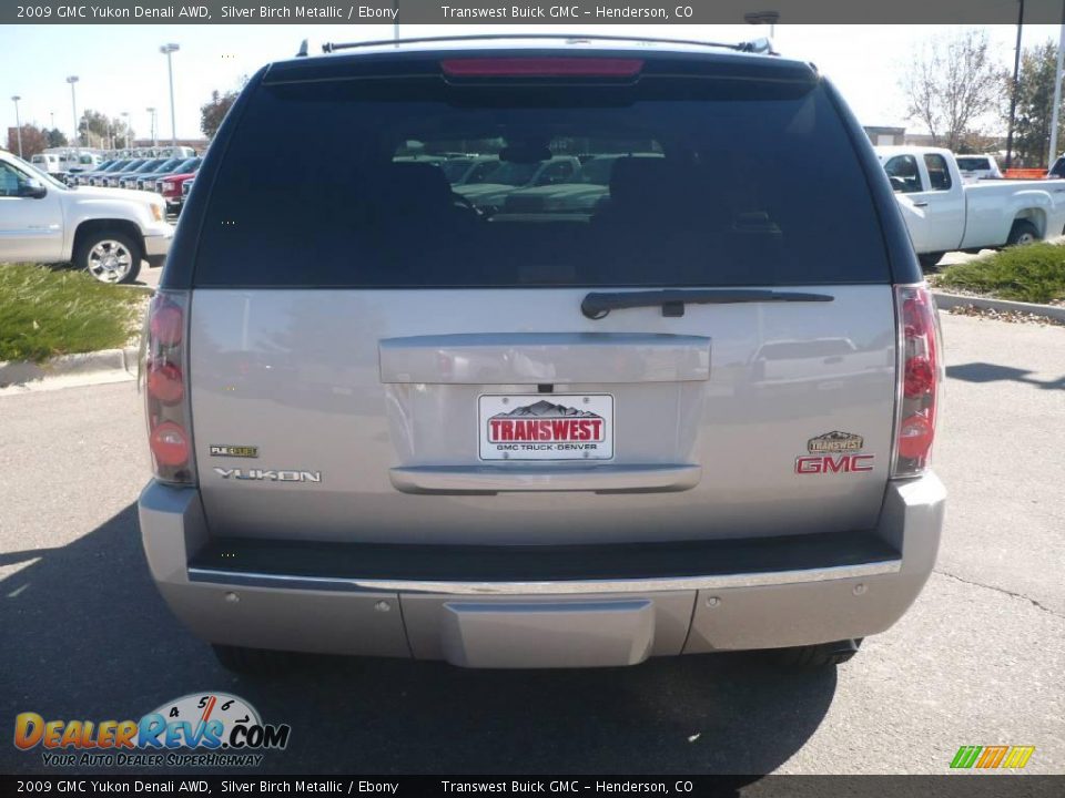 2009 GMC Yukon Denali AWD Silver Birch Metallic / Ebony Photo #4