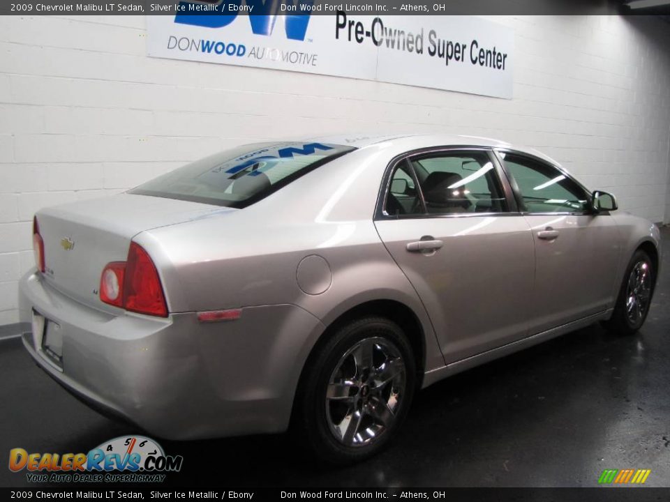 2009 Chevrolet Malibu LT Sedan Silver Ice Metallic / Ebony Photo #4