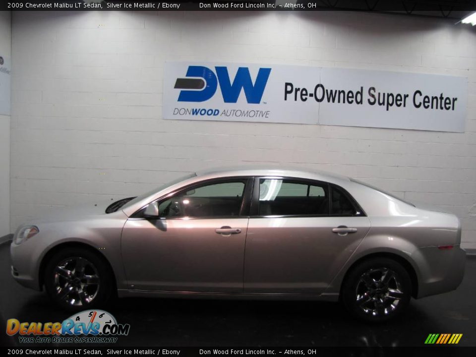 2009 Chevrolet Malibu LT Sedan Silver Ice Metallic / Ebony Photo #5