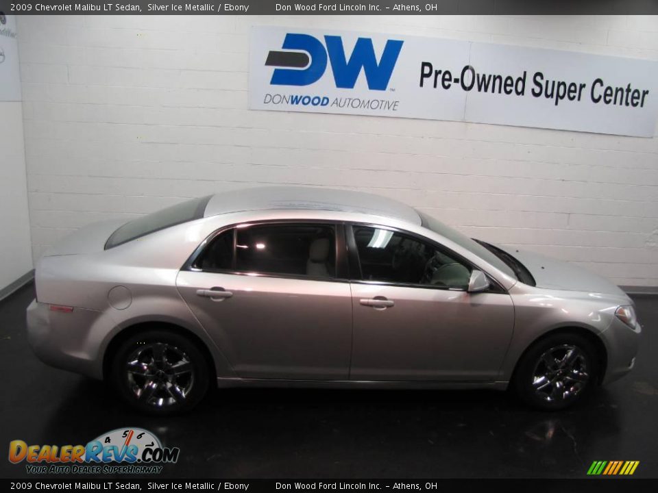2009 Chevrolet Malibu LT Sedan Silver Ice Metallic / Ebony Photo #6