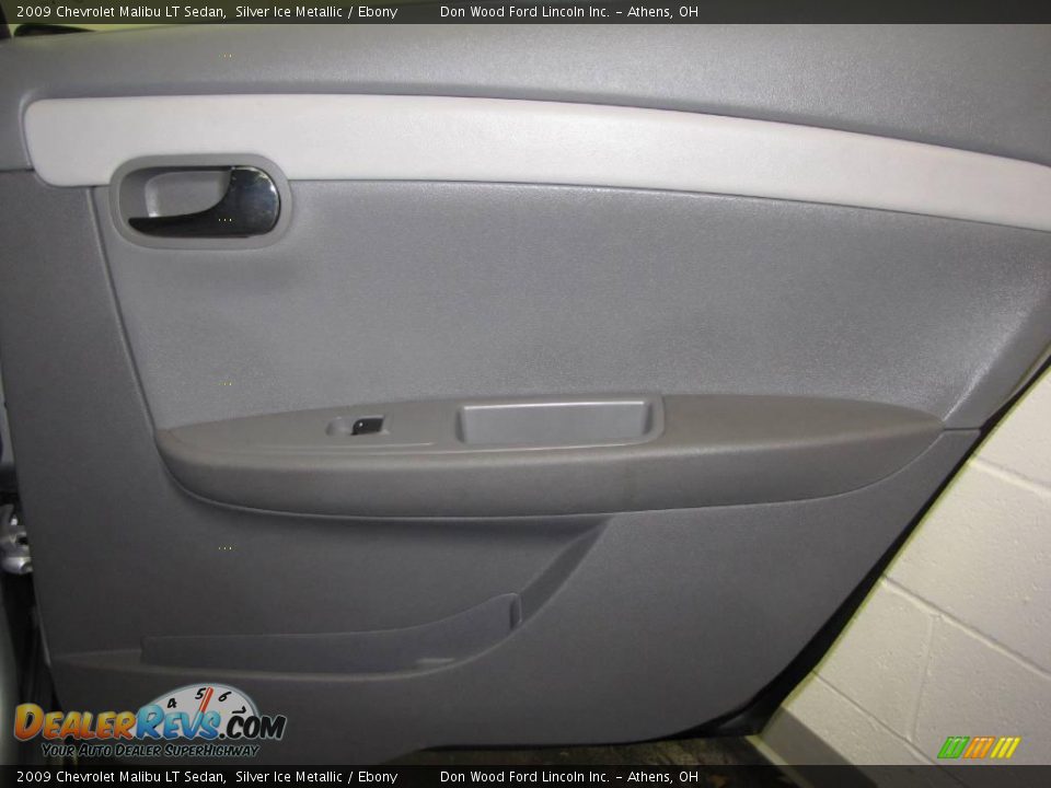 2009 Chevrolet Malibu LT Sedan Silver Ice Metallic / Ebony Photo #16