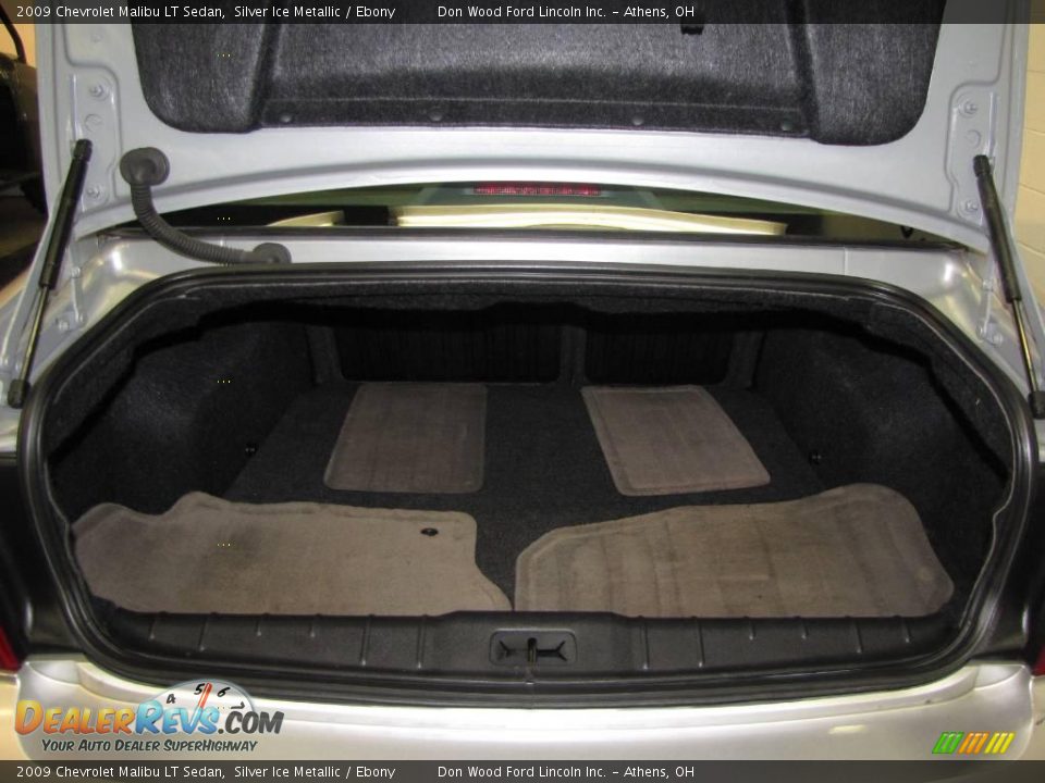 2009 Chevrolet Malibu LT Sedan Silver Ice Metallic / Ebony Photo #17