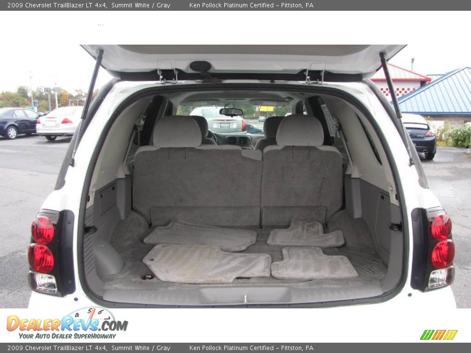 2009 Chevrolet TrailBlazer LT 4x4 Summit White / Gray Photo #8