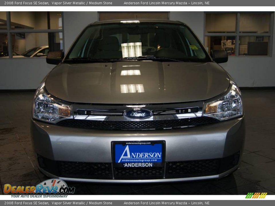2008 Ford Focus SE Sedan Vapor Silver Metallic / Medium Stone Photo #8