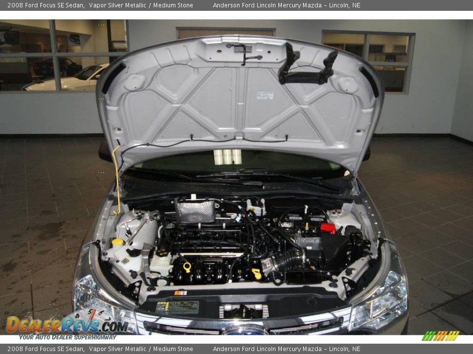 2008 Ford Focus SE Sedan Vapor Silver Metallic / Medium Stone Photo #9