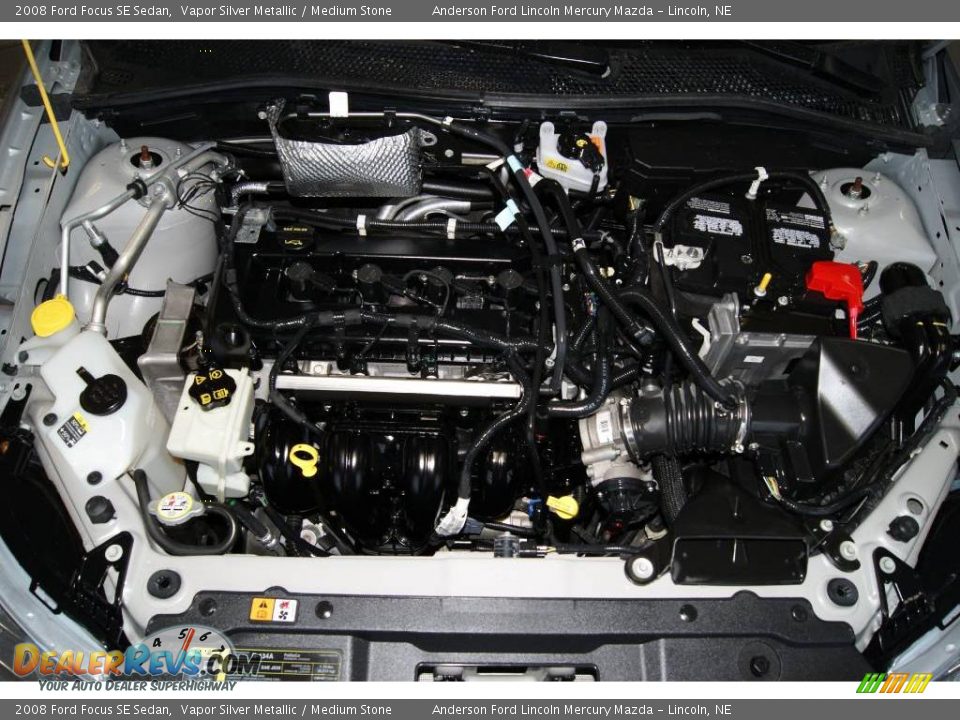 2008 Ford Focus SE Sedan Vapor Silver Metallic / Medium Stone Photo #10