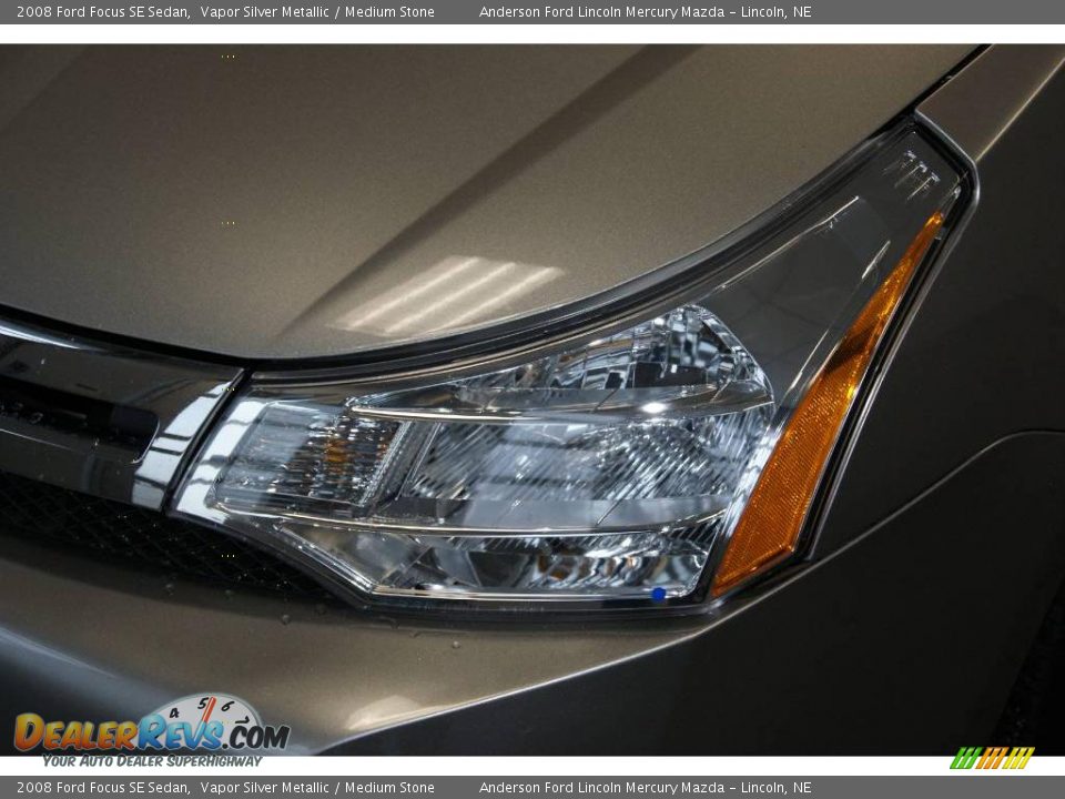 2008 Ford Focus SE Sedan Vapor Silver Metallic / Medium Stone Photo #14