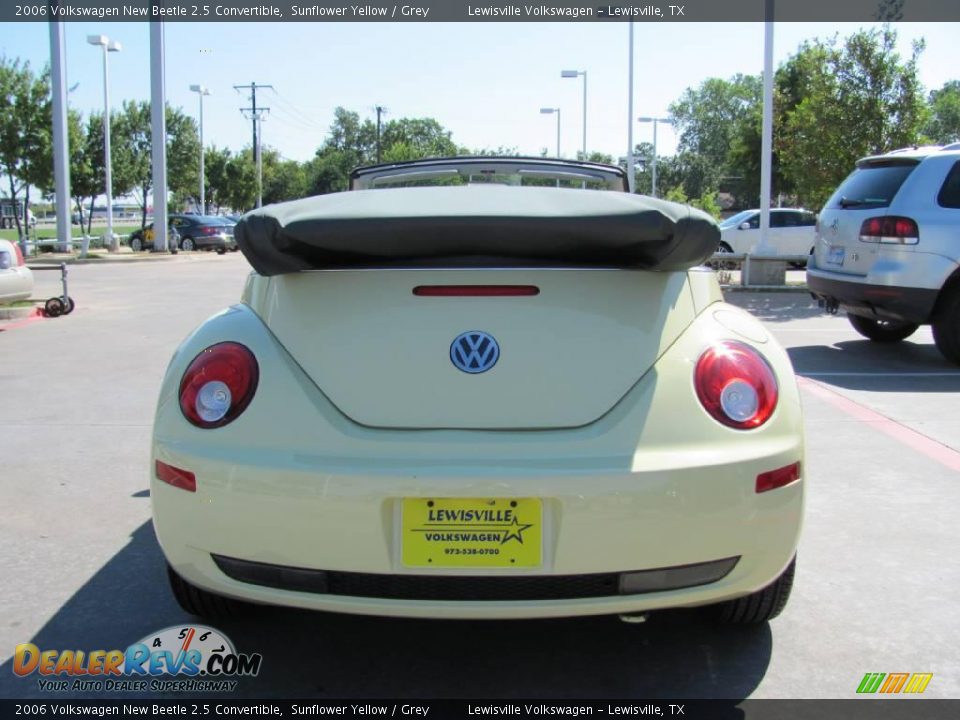2006 Volkswagen New Beetle 2.5 Convertible Sunflower Yellow / Grey Photo #4