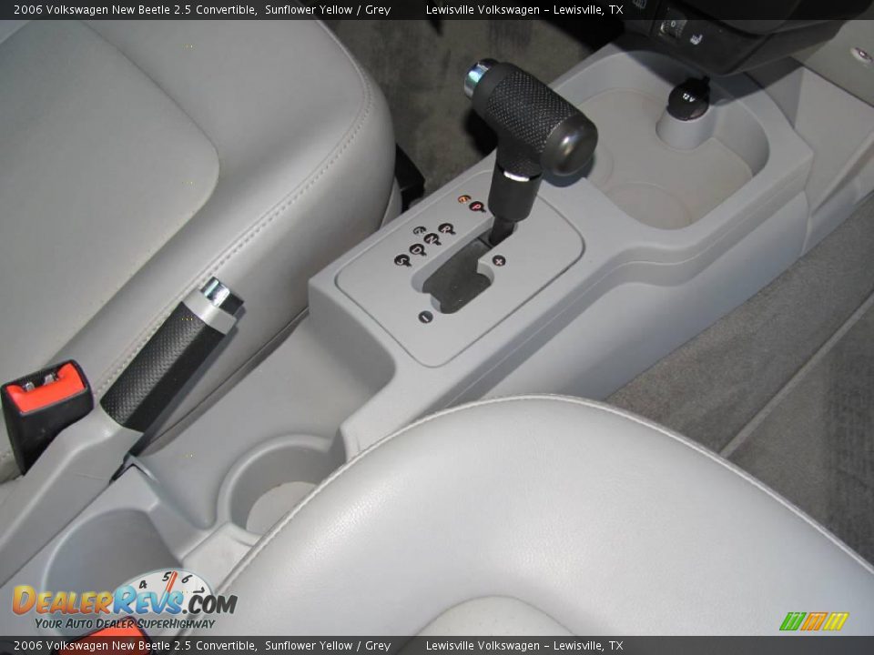 2006 Volkswagen New Beetle 2.5 Convertible Sunflower Yellow / Grey Photo #16