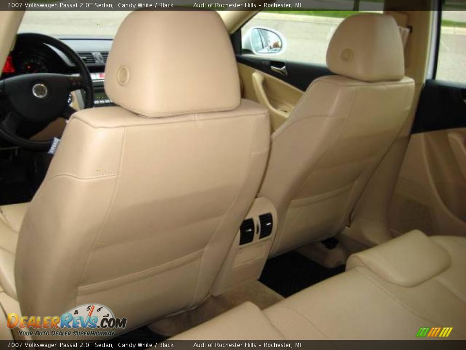 2007 Volkswagen Passat 2.0T Sedan Candy White / Black Photo #13
