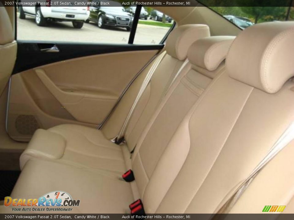 2007 Volkswagen Passat 2.0T Sedan Candy White / Black Photo #14