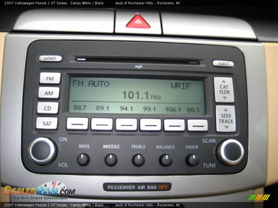 2007 Volkswagen Passat 2.0T Sedan Candy White / Black Photo #19