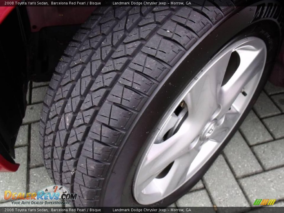 2008 Toyota Yaris Sedan Barcelona Red Pearl / Bisque Photo #25