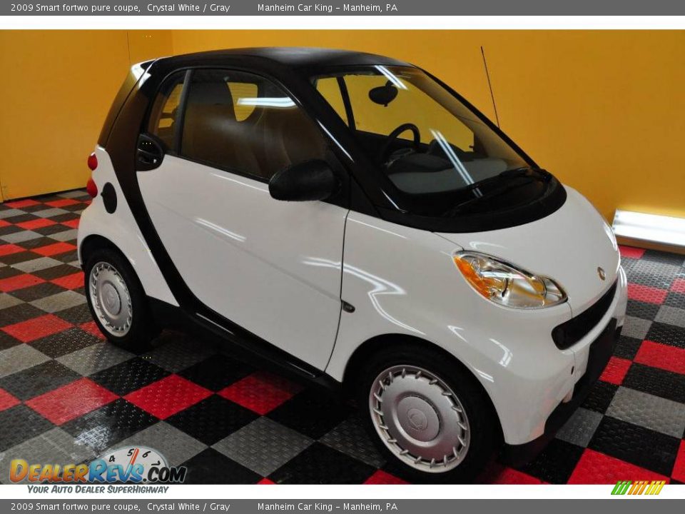 2009 Smart fortwo pure coupe Crystal White / Gray Photo #1