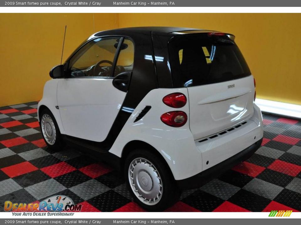 2009 Smart fortwo pure coupe Crystal White / Gray Photo #4