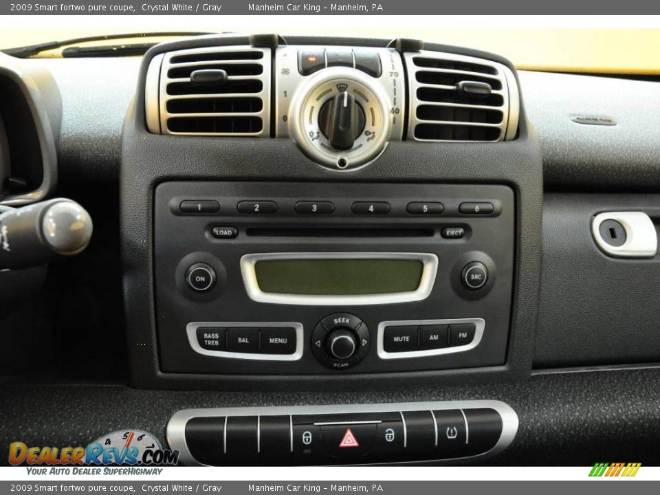 2009 Smart fortwo pure coupe Crystal White / Gray Photo #8