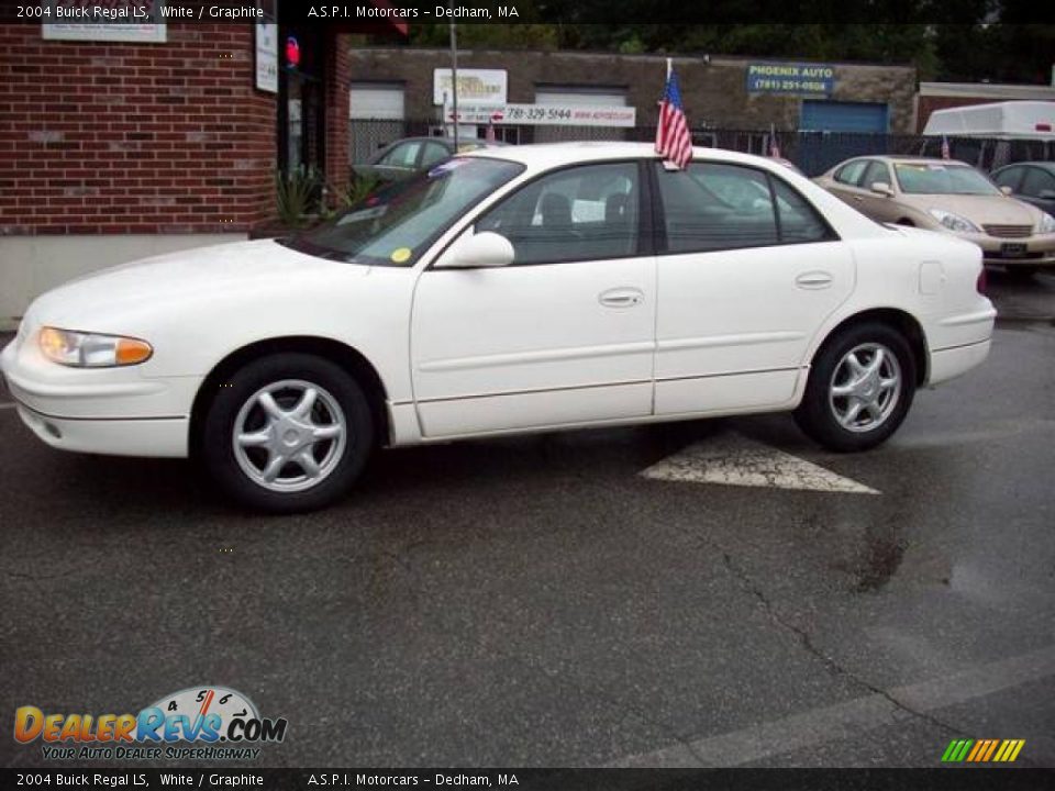 2004 Buick Regal LS White / Graphite Photo #2