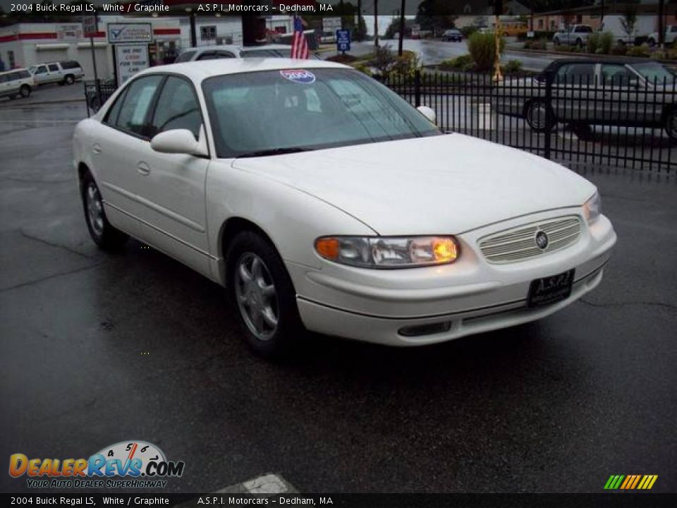 2004 Buick Regal LS White / Graphite Photo #7