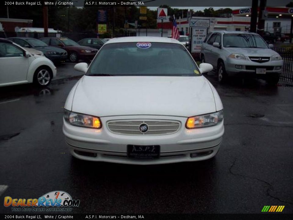 2004 Buick Regal LS White / Graphite Photo #8