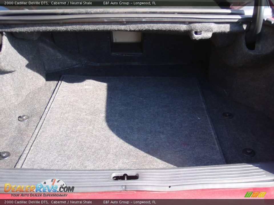 2000 Cadillac DeVille DTS Cabernet / Neutral Shale Photo #16