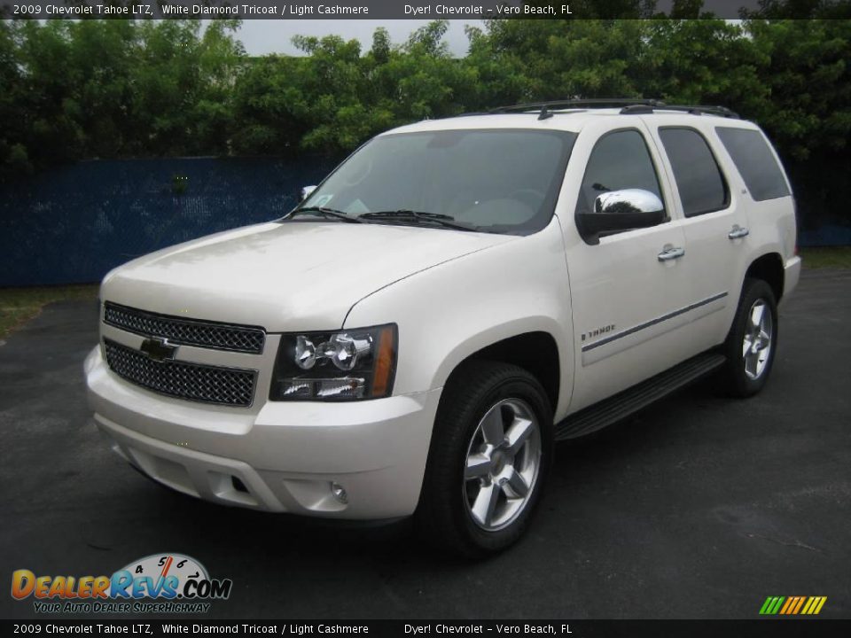 2009 Chevrolet Tahoe LTZ White Diamond Tricoat / Light Cashmere Photo #1