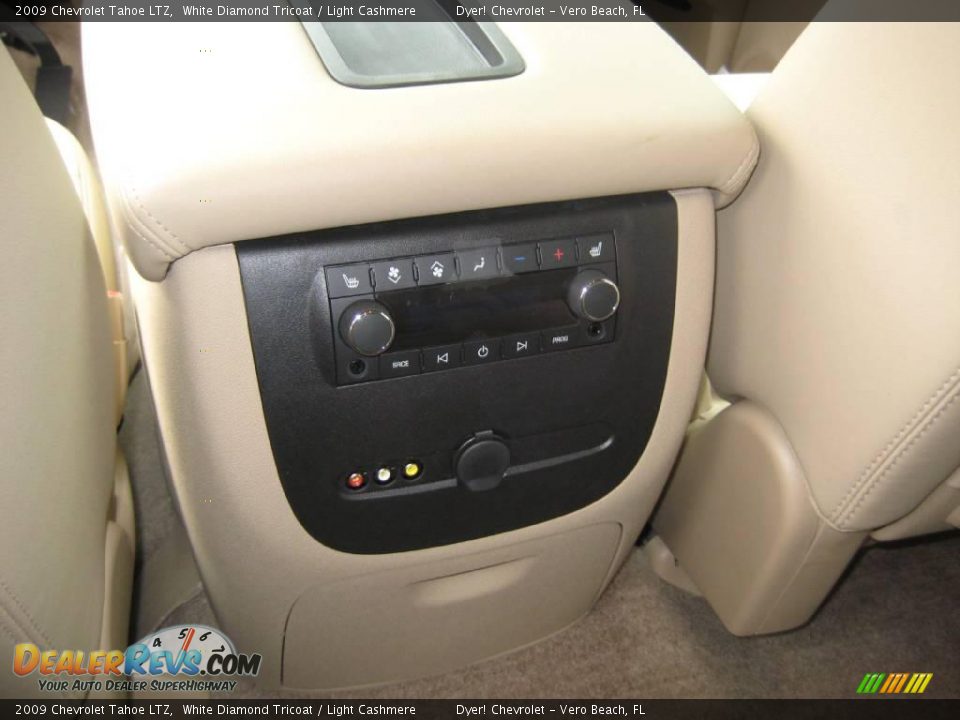 2009 Chevrolet Tahoe LTZ White Diamond Tricoat / Light Cashmere Photo #5