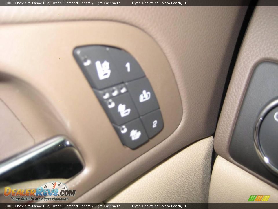 2009 Chevrolet Tahoe LTZ White Diamond Tricoat / Light Cashmere Photo #8