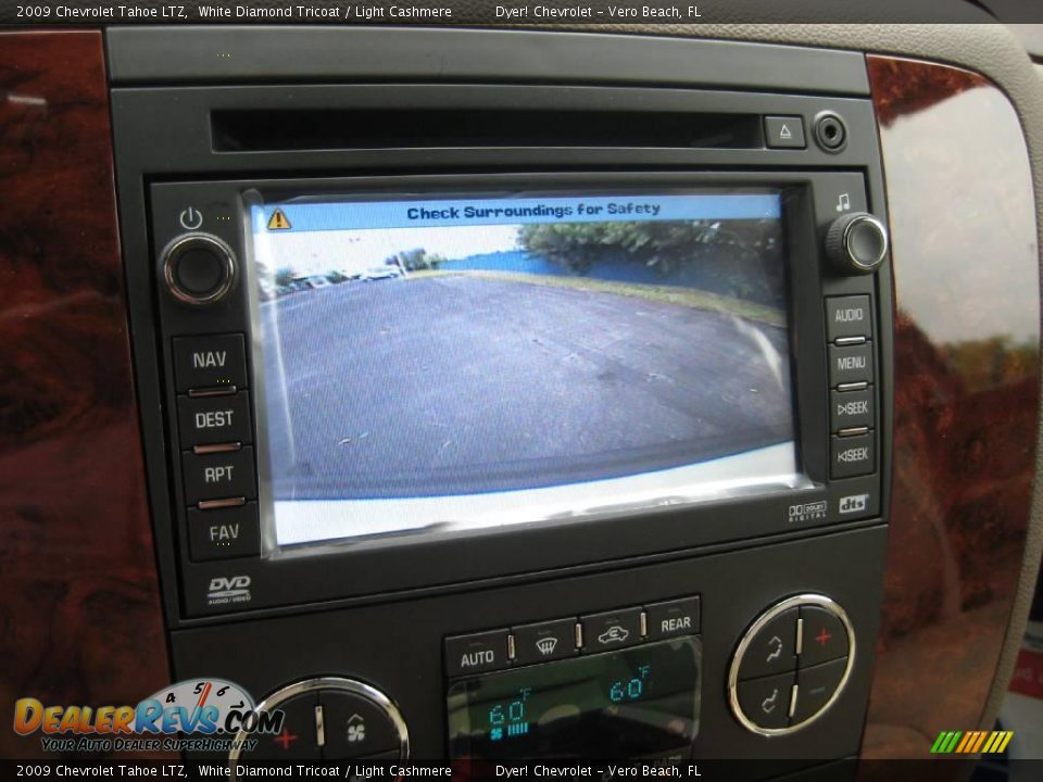 2009 Chevrolet Tahoe LTZ White Diamond Tricoat / Light Cashmere Photo #9