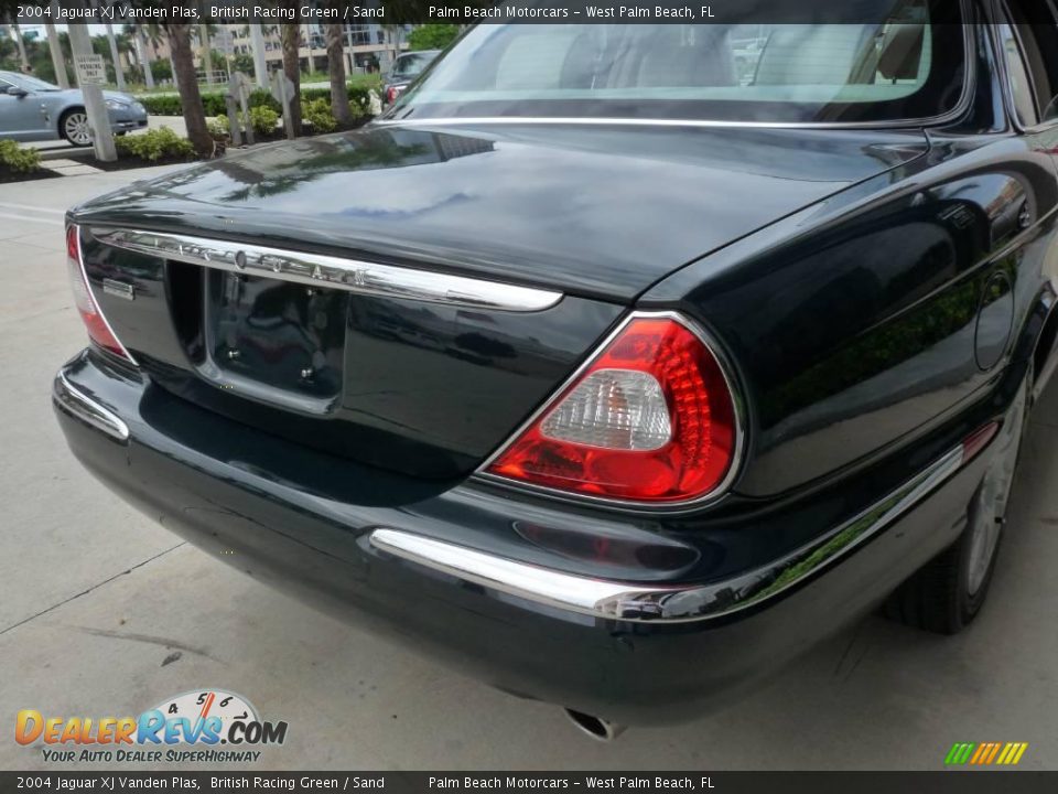 2004 Jaguar XJ Vanden Plas British Racing Green / Sand Photo #7